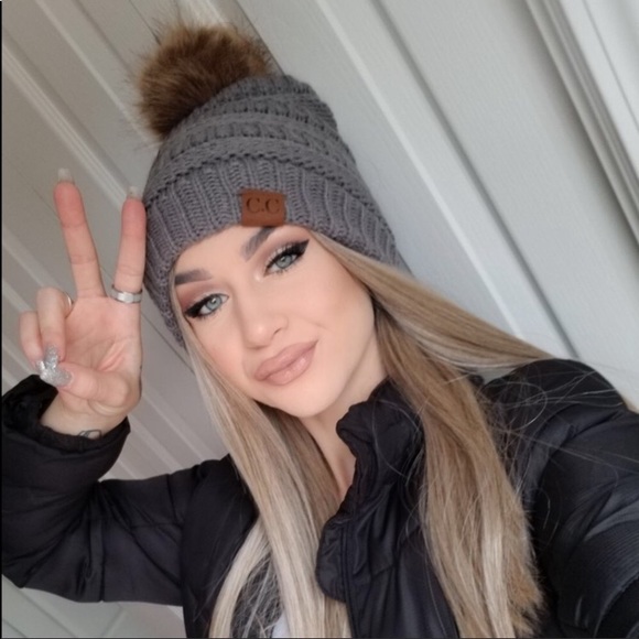 2 CC POM STYLE BEANIES - Picture 6 of 10